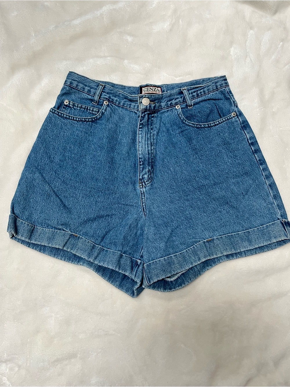 Cenza Vintage High-Waist Rolled Hem Denim Shorts — Blue